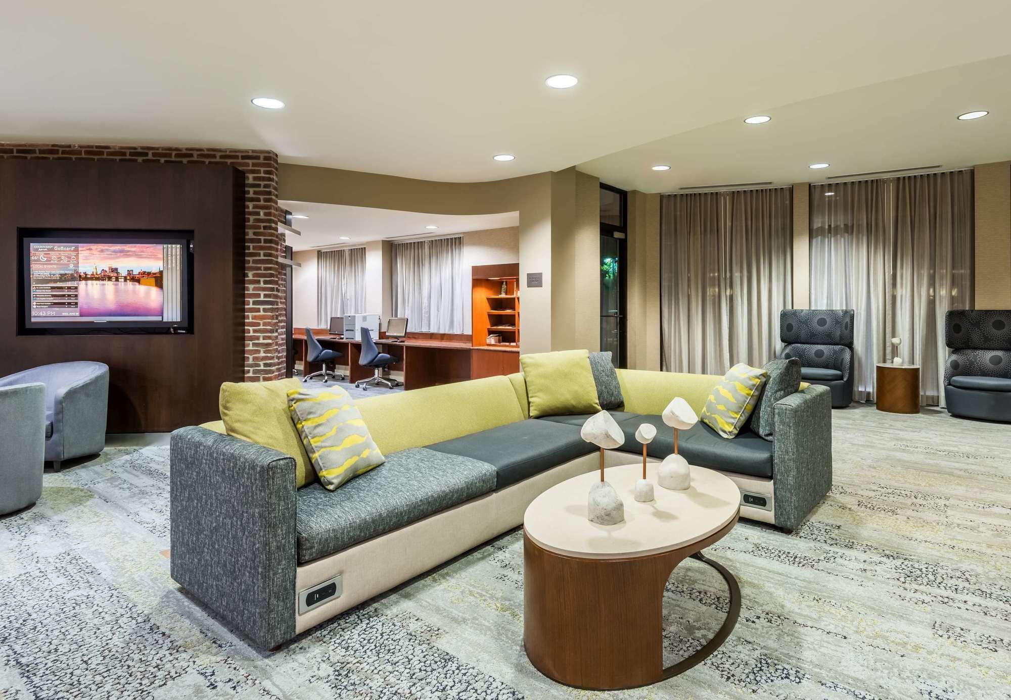 Courtyard By Marriott Providence Lincoln Hotel Buitenkant foto