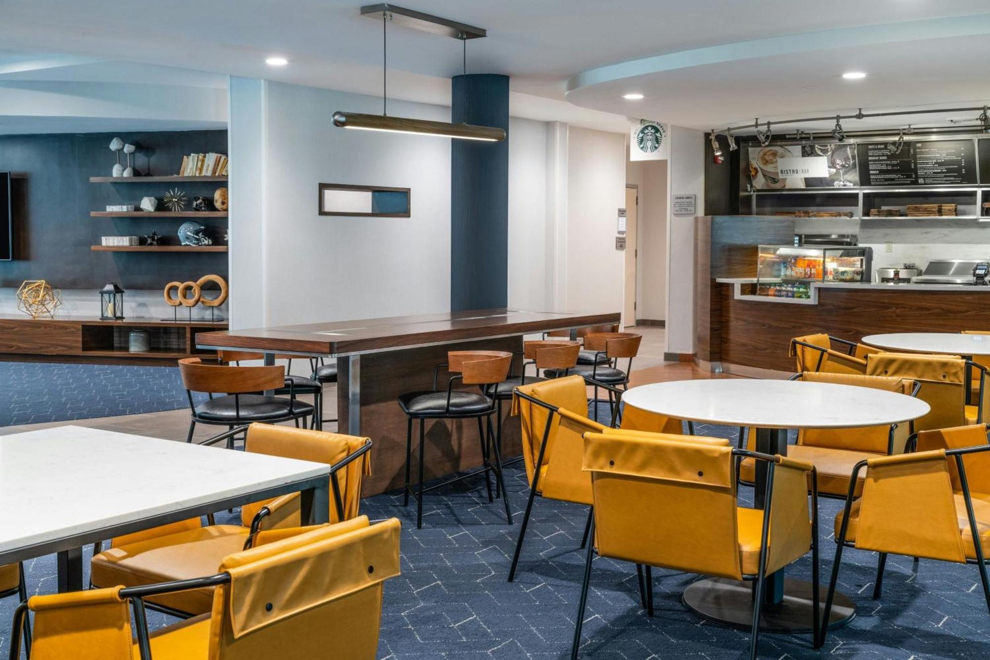 Courtyard By Marriott Providence Lincoln Hotel Buitenkant foto